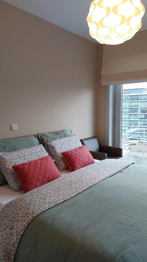 Appartement Met Zeezicht En Verwarmd Zwembad Остенде Экстерьер фото