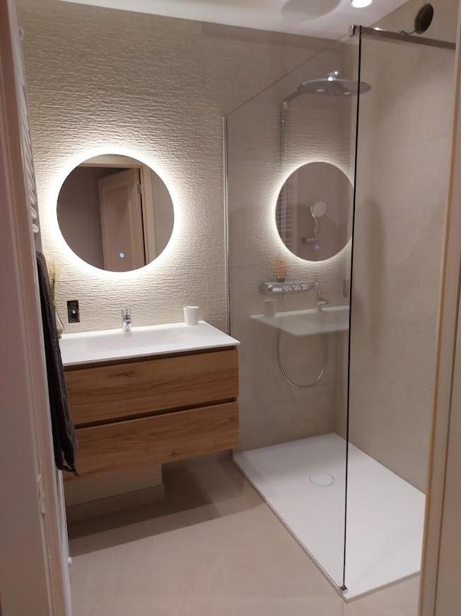 Appartement Met Zeezicht En Verwarmd Zwembad Остенде Экстерьер фото